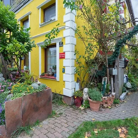 Charmante In Mit Garten